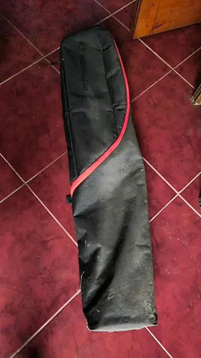 Bolso Manfrotto para trípode negro y rojo - miniatura 2