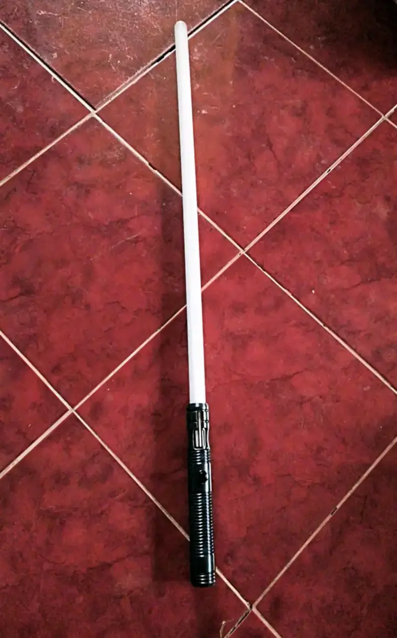 Sable de luz LED rojo para cosplay - 2