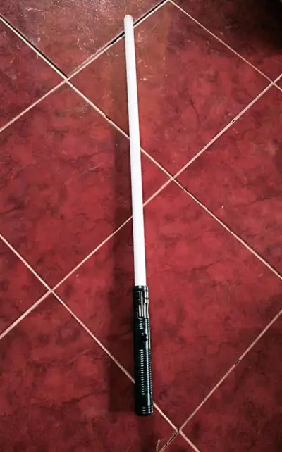 Sable de luz LED rojo para cosplay - miniatura 2