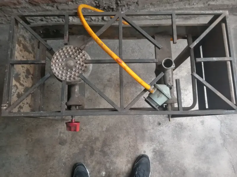 Cocina industrial a gas de hierro - 2