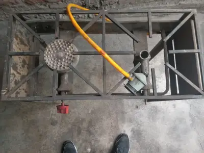 Cocina industrial a gas de hierro - miniatura 2