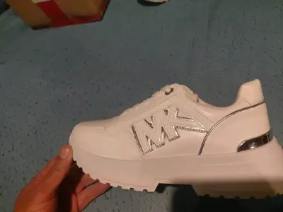 Zapatillas deportivas blancas MK de plataforma - miniatura 3