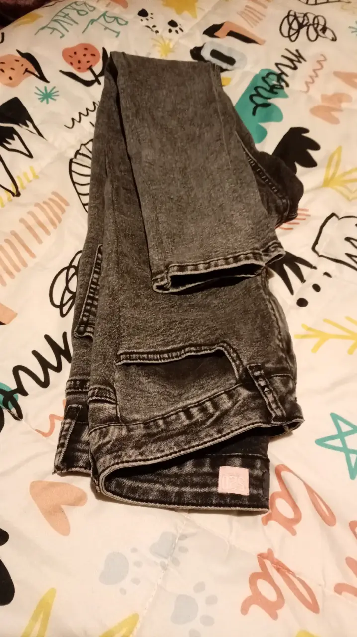Jeans gris con bolsillos traseros - 3