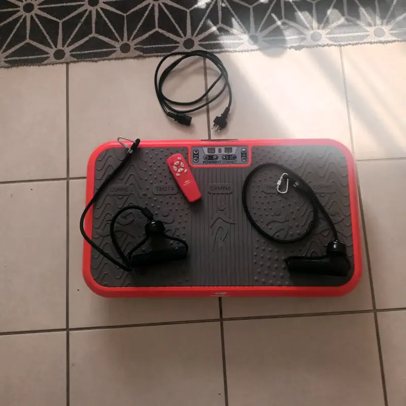 Plataforma vibratoria Powerfit Compact roja - 1