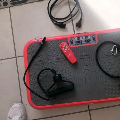 Plataforma vibratoria Powerfit Compact roja - miniatura 2