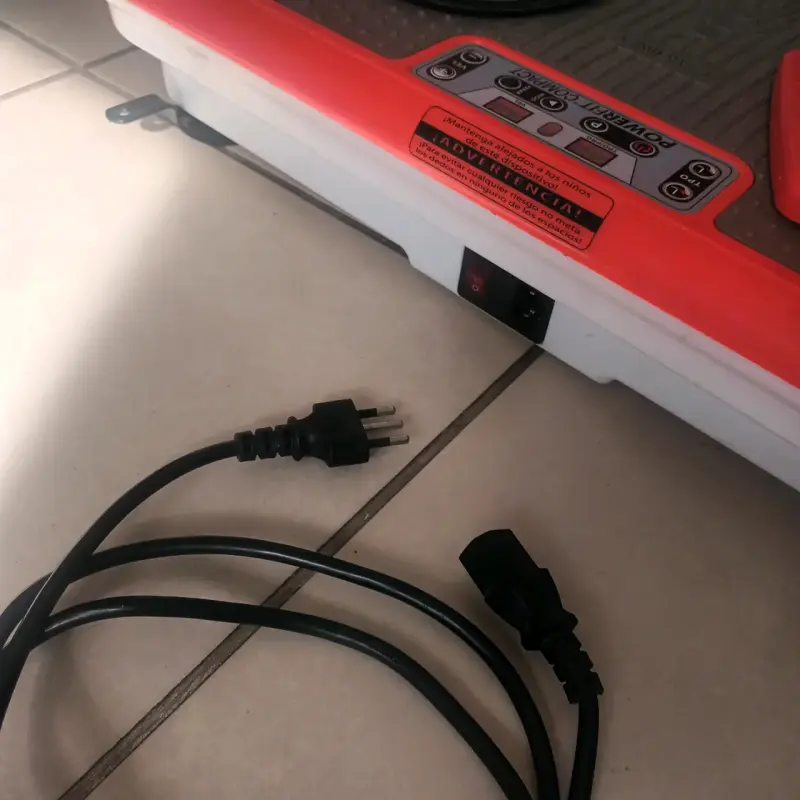 Plataforma vibratoria Powerfit Compact roja - 3