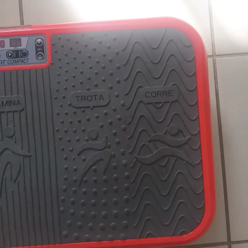 Plataforma vibratoria Powerfit Compact roja - 5