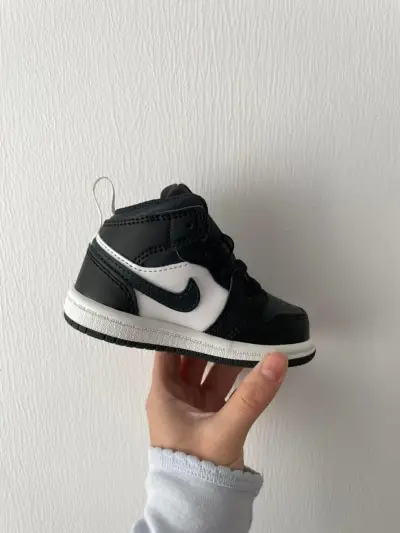 Zapatillas Jordan  para niños originales - miniatura 1