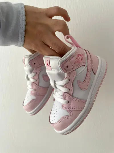 Zapatillas Jordan 1 Mid para bebés - miniatura 1