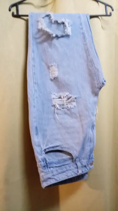 Suéter de lana azul con cuello alto - miniatura 4