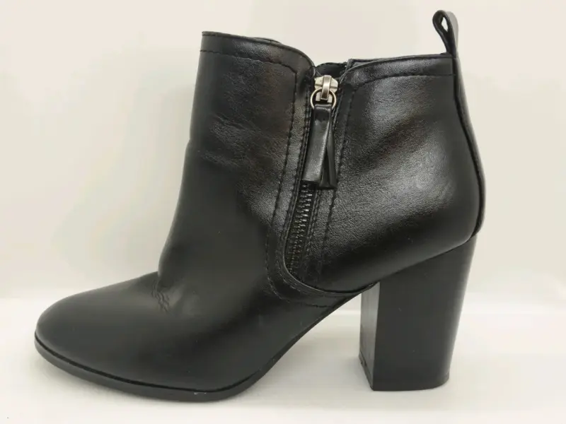Botines de cuero negro con tacón alto - 4