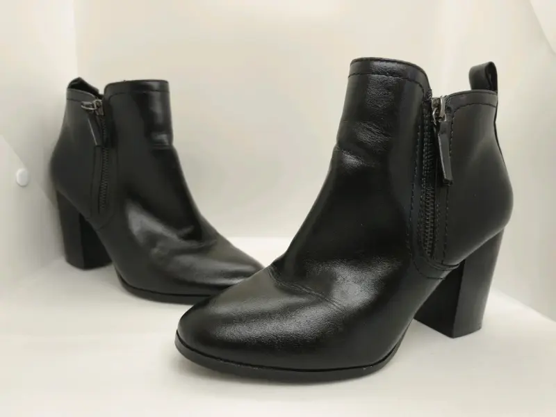 Botines de cuero negro con tacón alto - 6