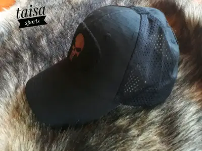 Gorra negra y gris con diseño de calavera - miniatura 4