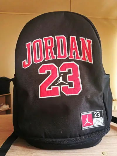 Mochila Jordan 23 negra deportiva original - miniatura 1