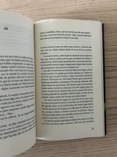 Libro 'Cometierra' de Dolores Reyes - miniatura 5