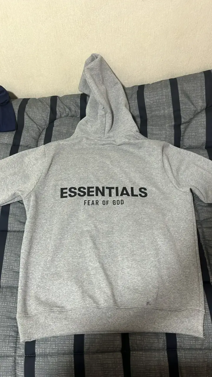 Polerón Essentials Fear of God gris - 2