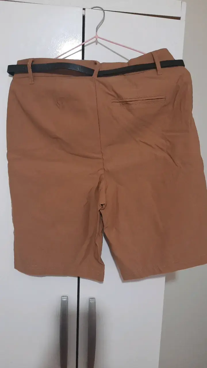 Shorts marrones Vadossi con cinturón Marca WADOS - 2