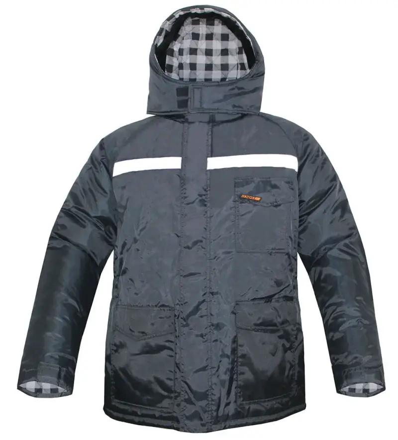 Chaqueta impermeable negra con capucha