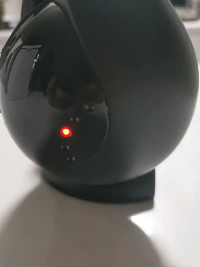 Auriculares inalámbricos negro con soporte. - 3