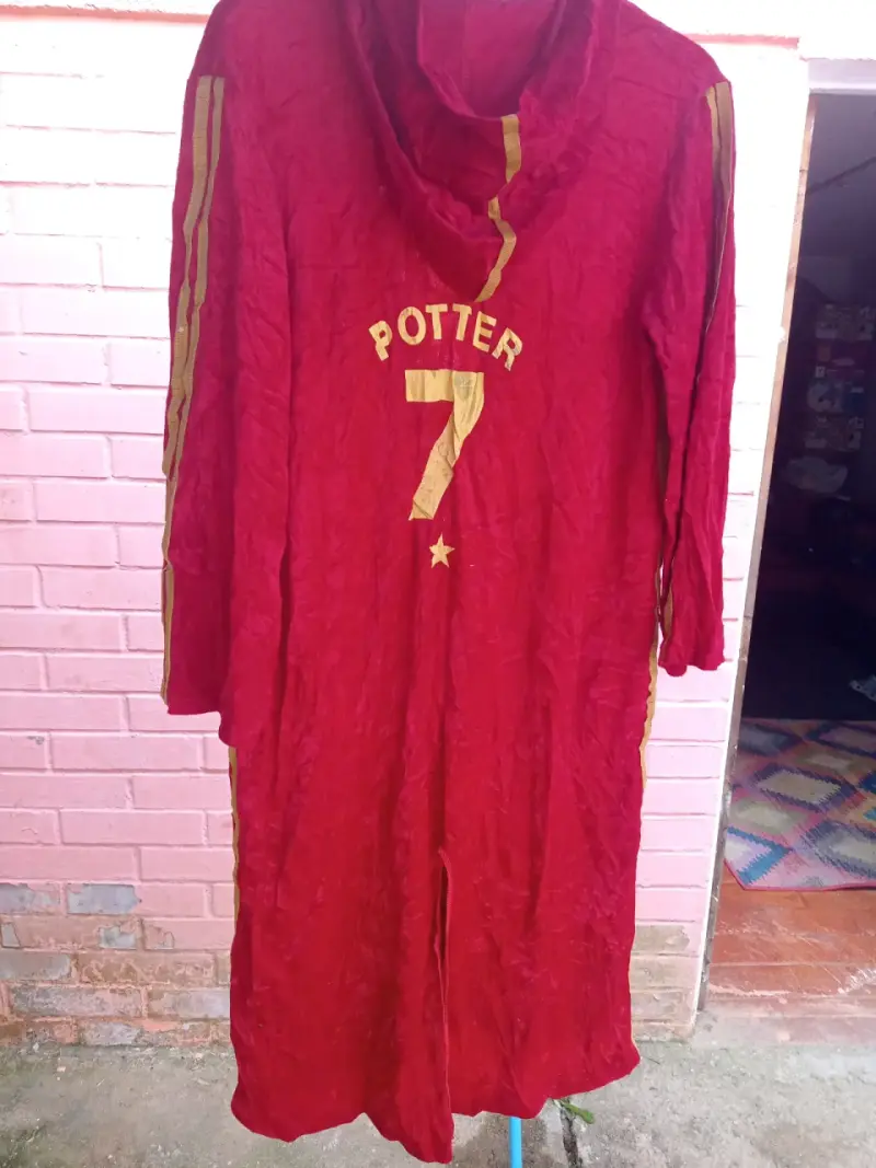 Vestido rojo con diseño de Harry Potter - 2