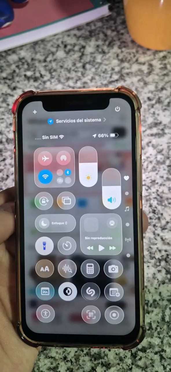 iPhone 11 verde en buen estado - 3