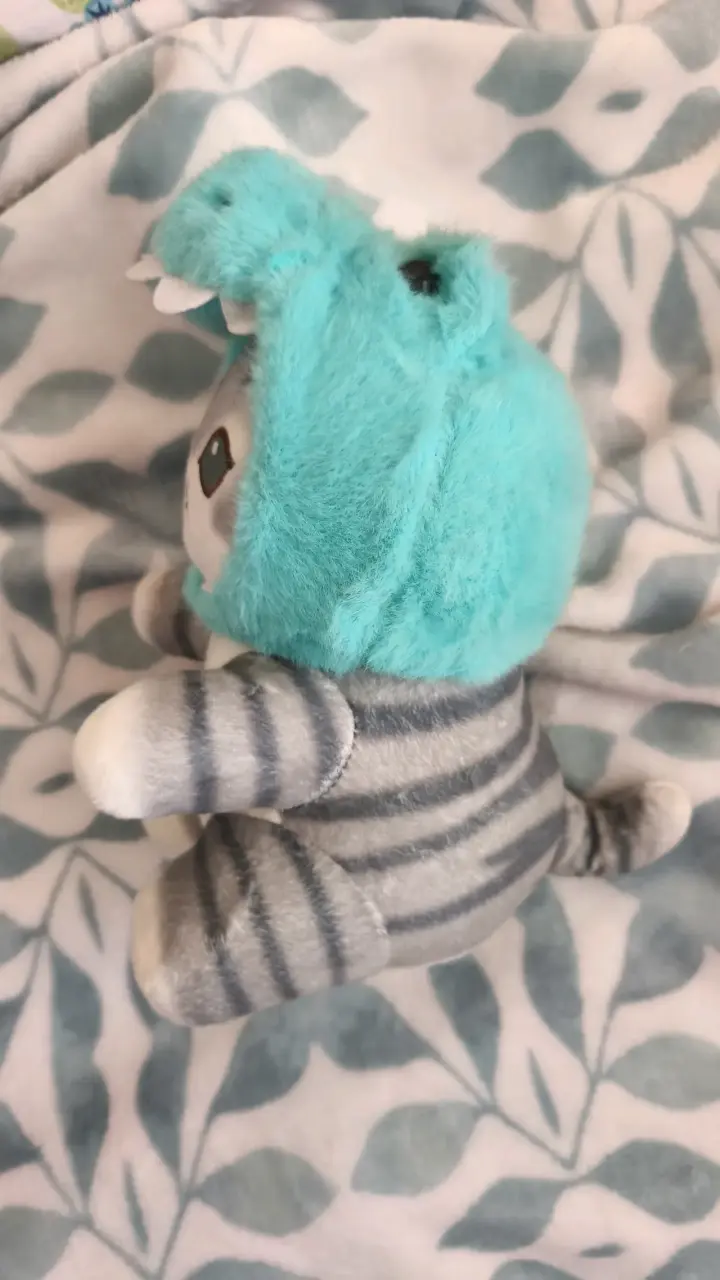 Peluche de gato con gorro azul - 2