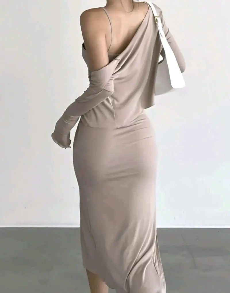 Vestido largo beige con abertura lateral - 2