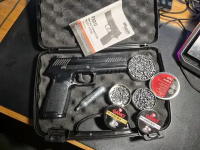 Pistola CO2 Réplica Sig Sauer P320 Semi-auto - miniatura 1
