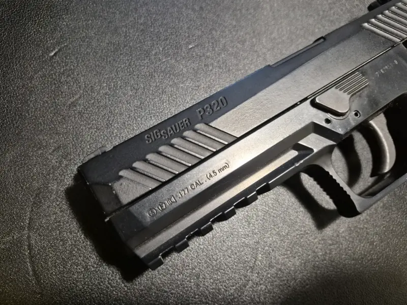 Pistola CO2 Réplica Sig Sauer P320 Semi-auto - 2