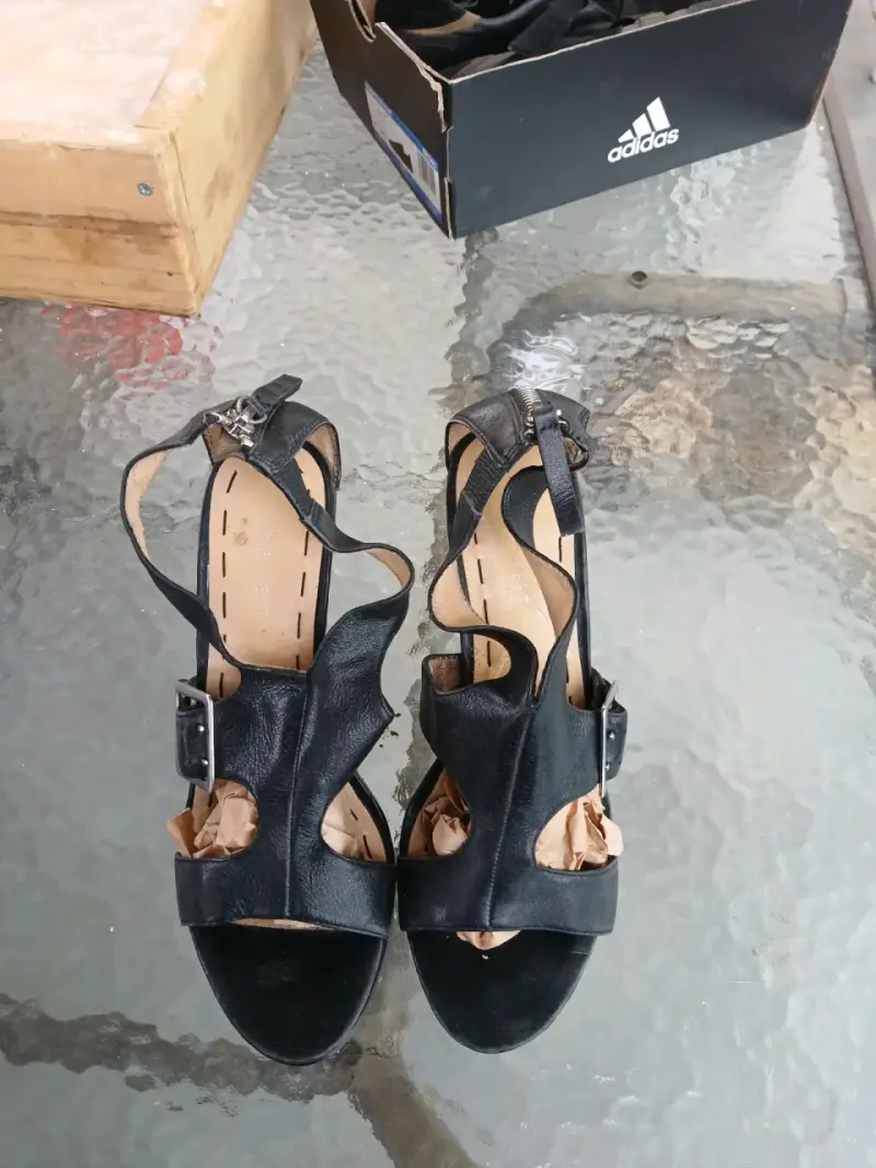Sandalias de cuero negras - 3