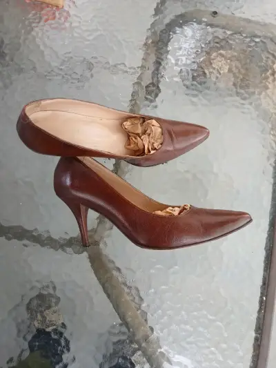 Zapatos de taco alto marrón - miniatura 2
