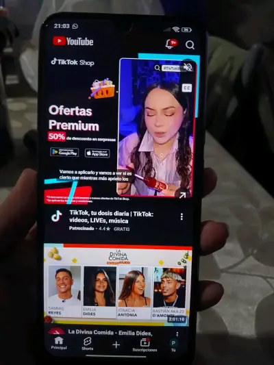 Smartphone Android con pantalla grande - miniatura 1