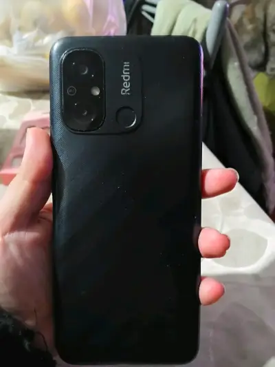 Smartphone Android con pantalla grande - miniatura 3