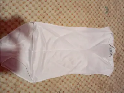 Body blanco sin mangas elegante - miniatura 1