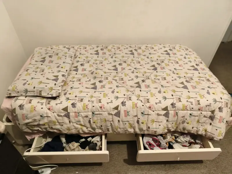 Cama transición con colchón, sabanas y plumon - 2