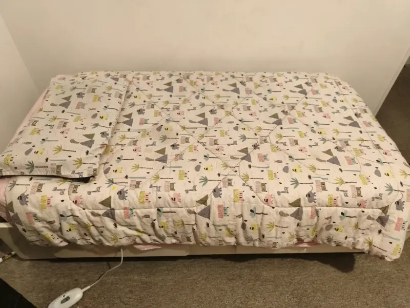 Cama transición con colchón, sabanas y plumon - 3