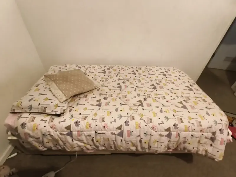 Cama transición con colchón, sabanas y plumon - 4