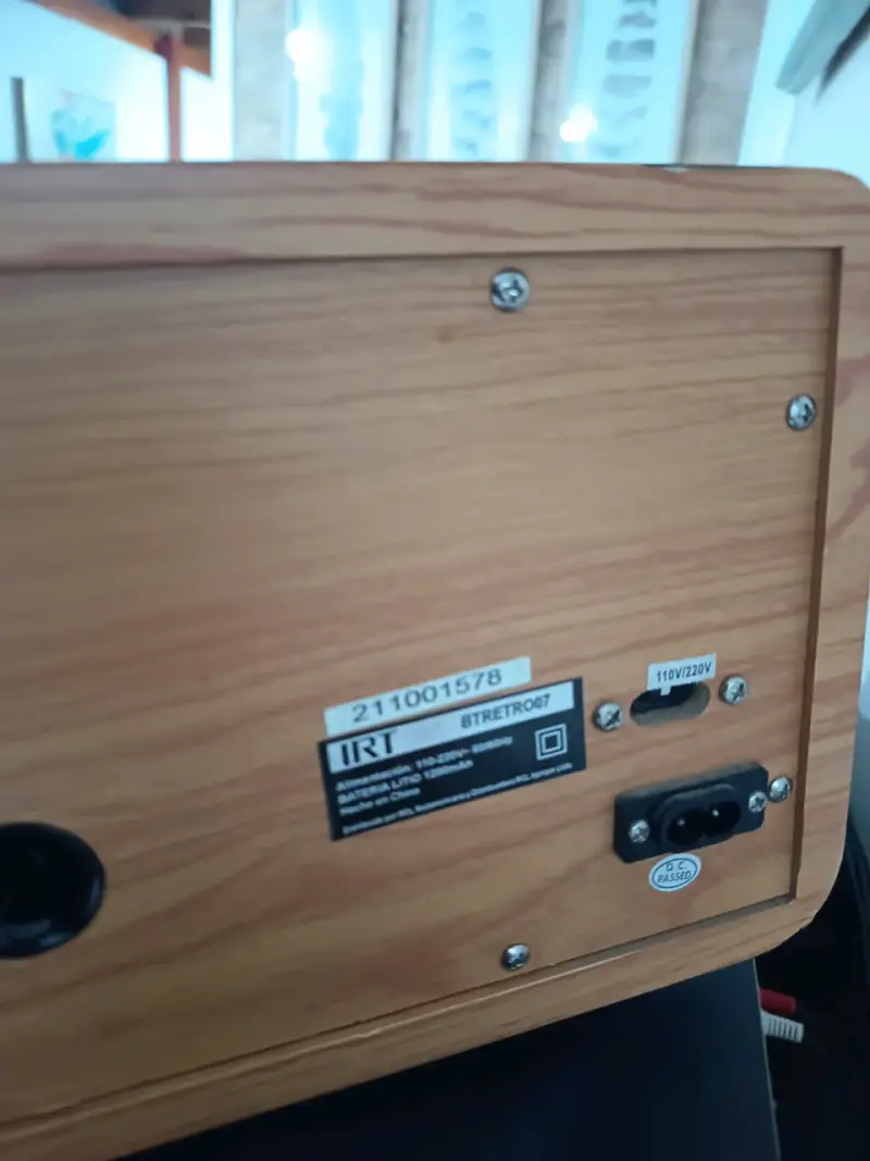 Radio retro IRT con diseño vintage - 2