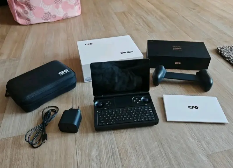 Mini laptop portátil con teclado y joystick - 2