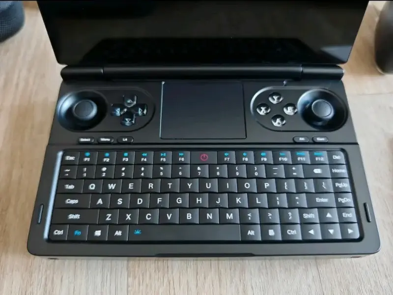 Mini laptop portátil con teclado y joystick - 3