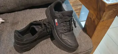 Zapatillas negras Tommy Hilfiger casuales - miniatura 1