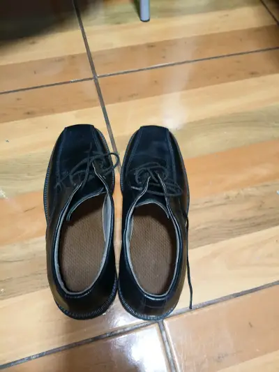 Zapatos formales de cuero negro para hombre - miniatura 1