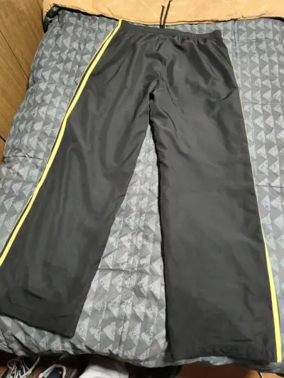 Buzo Adidas Talla L Baggy y2k - miniatura 1