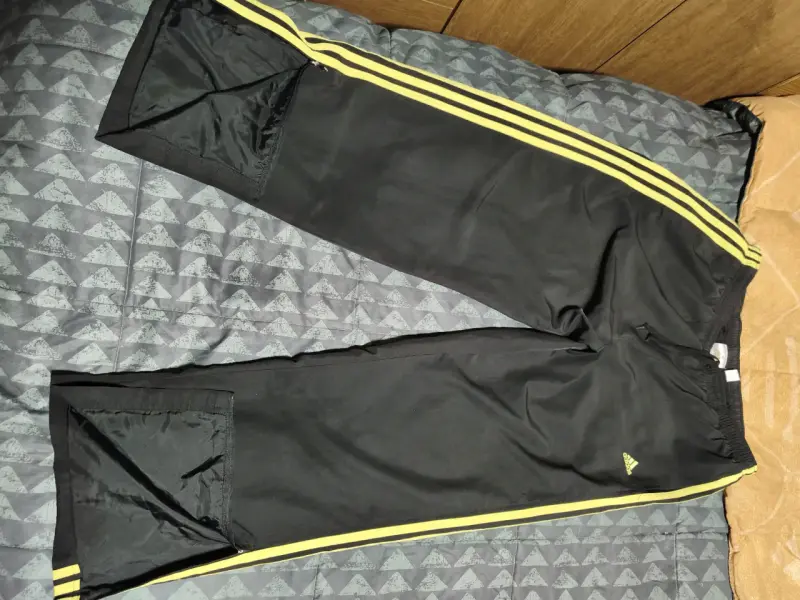Buzo Adidas Talla L Baggy y2k - 2