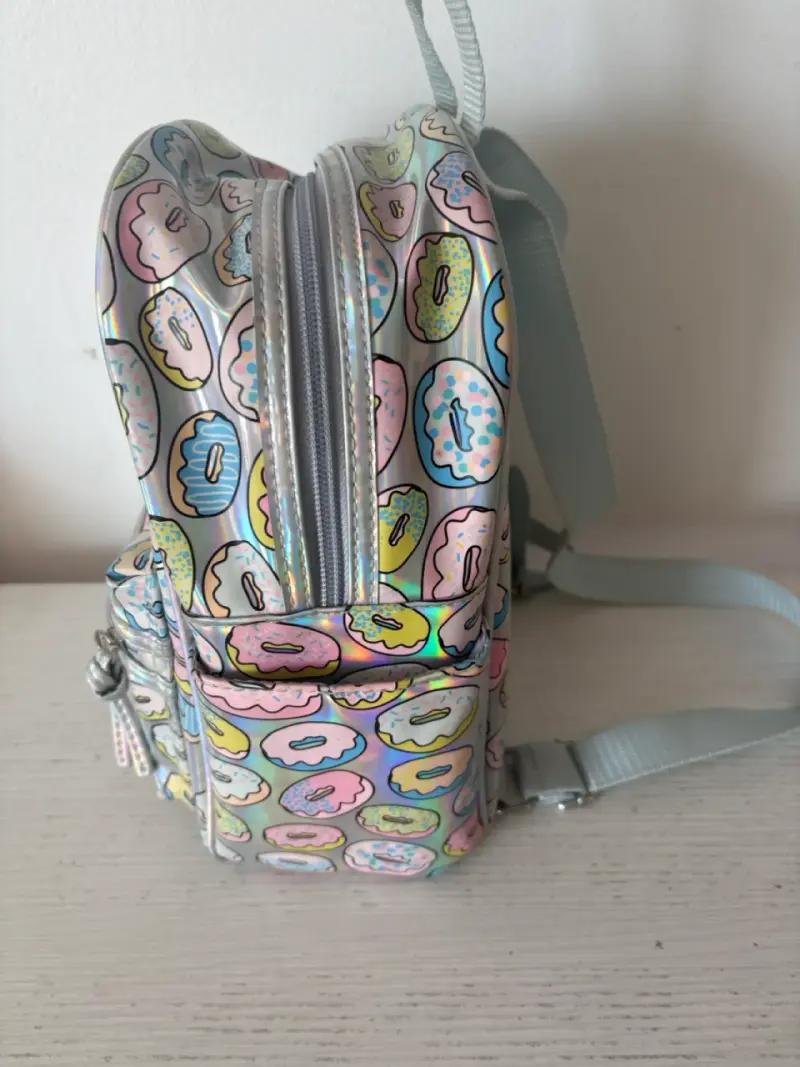 Mochila holográfica con diseño de donuts - 4