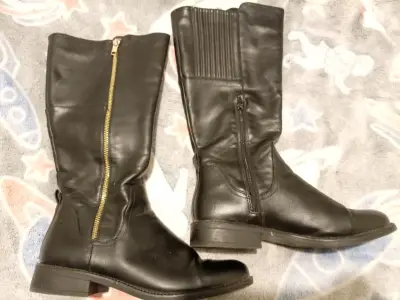 Botas negras de cuero con cierre lateral - miniatura 2