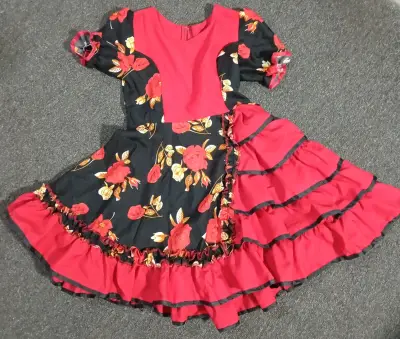 Vestido folclórico con estampado floral - miniatura 1
