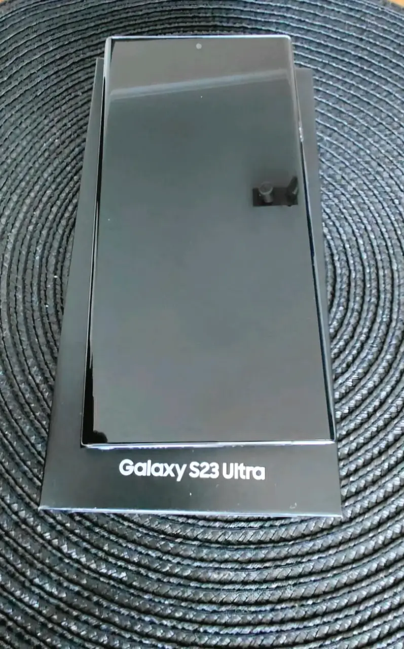 Samsung Galaxy S23 Ultra en excelente estado - 1