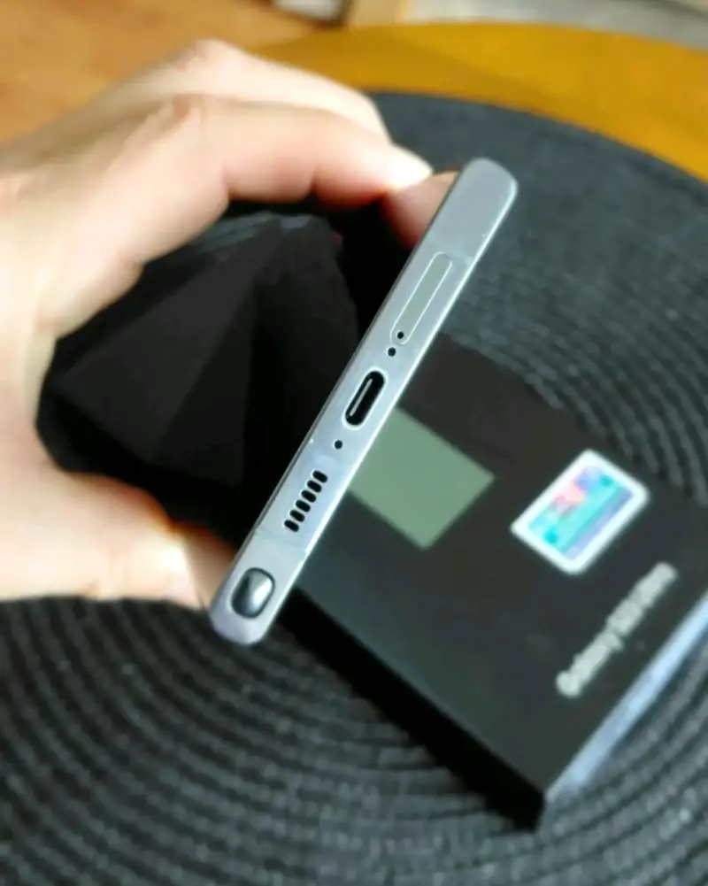 Samsung Galaxy S23 Ultra en excelente estado - 3