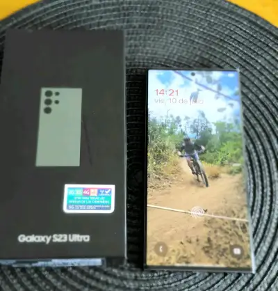 Samsung Galaxy S23 Ultra en excelente estado - miniatura 6